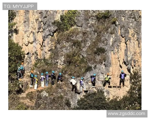 攀岩之旅：探索上海攀岩队的训练节奏与团队精神